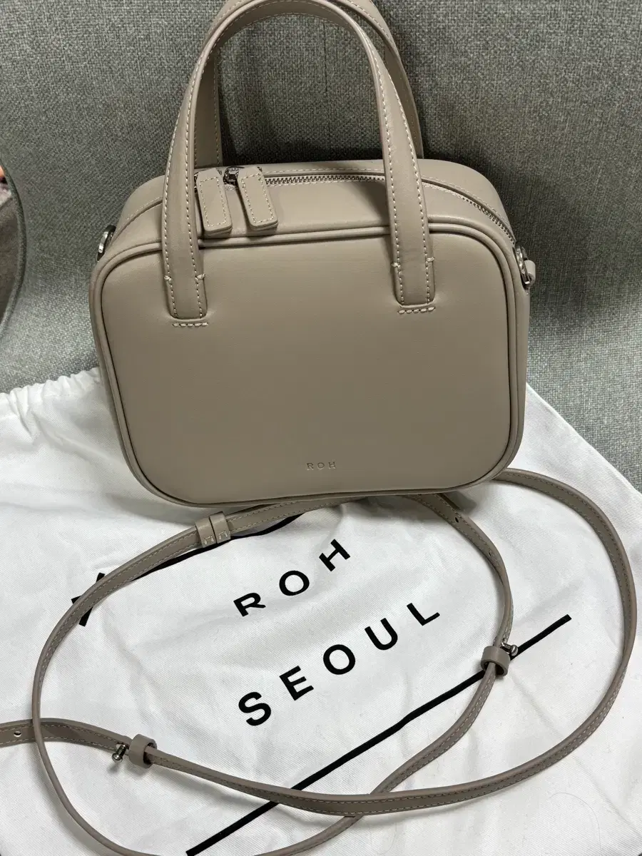 로서울 미니틴 스퀘어 토트백 토프