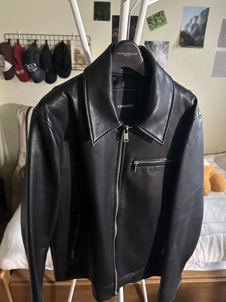 Unoutfitted Leather JacketL