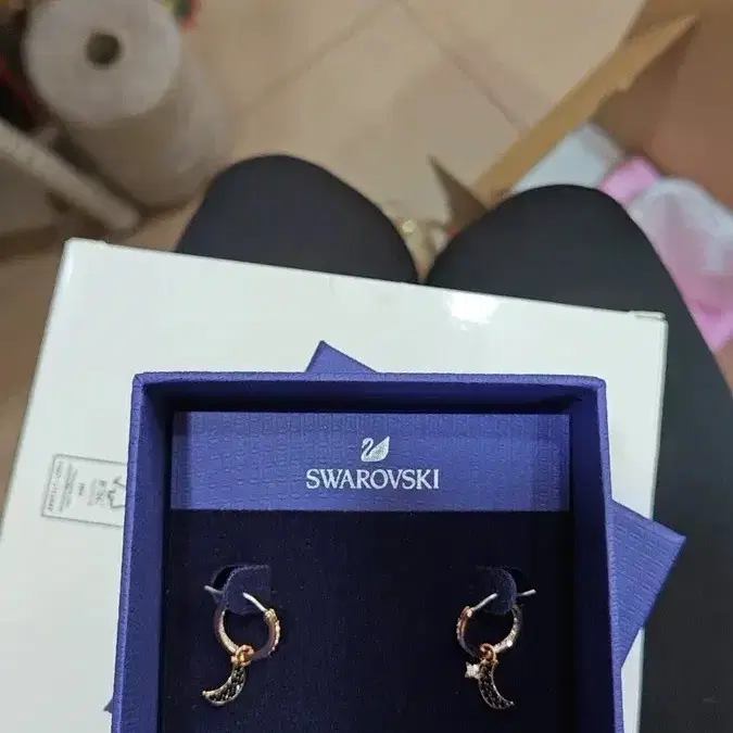 SWAROVSKI  스와로브스키  달 귀걸이