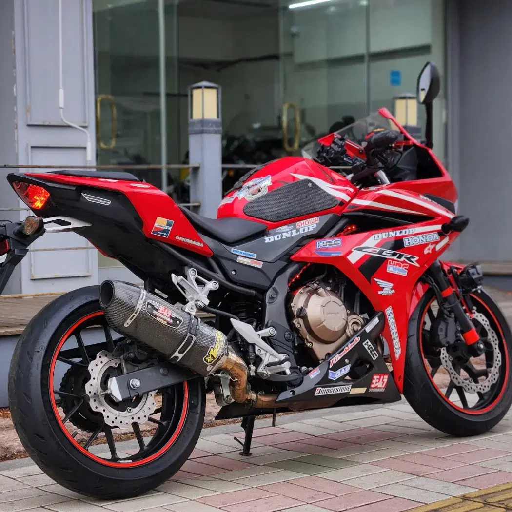 2017년식 혼다 CBR500R 11000KM 옵션다수 판매합니다.