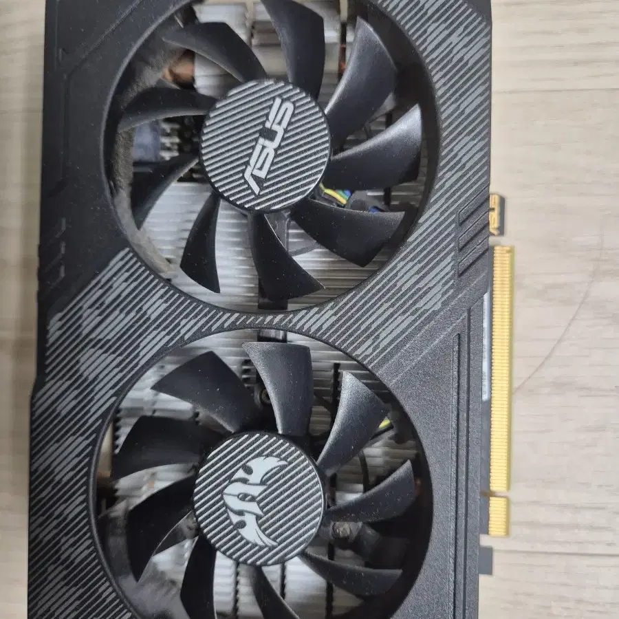 아수스 RTX1650 D6 4GB 팝니다.