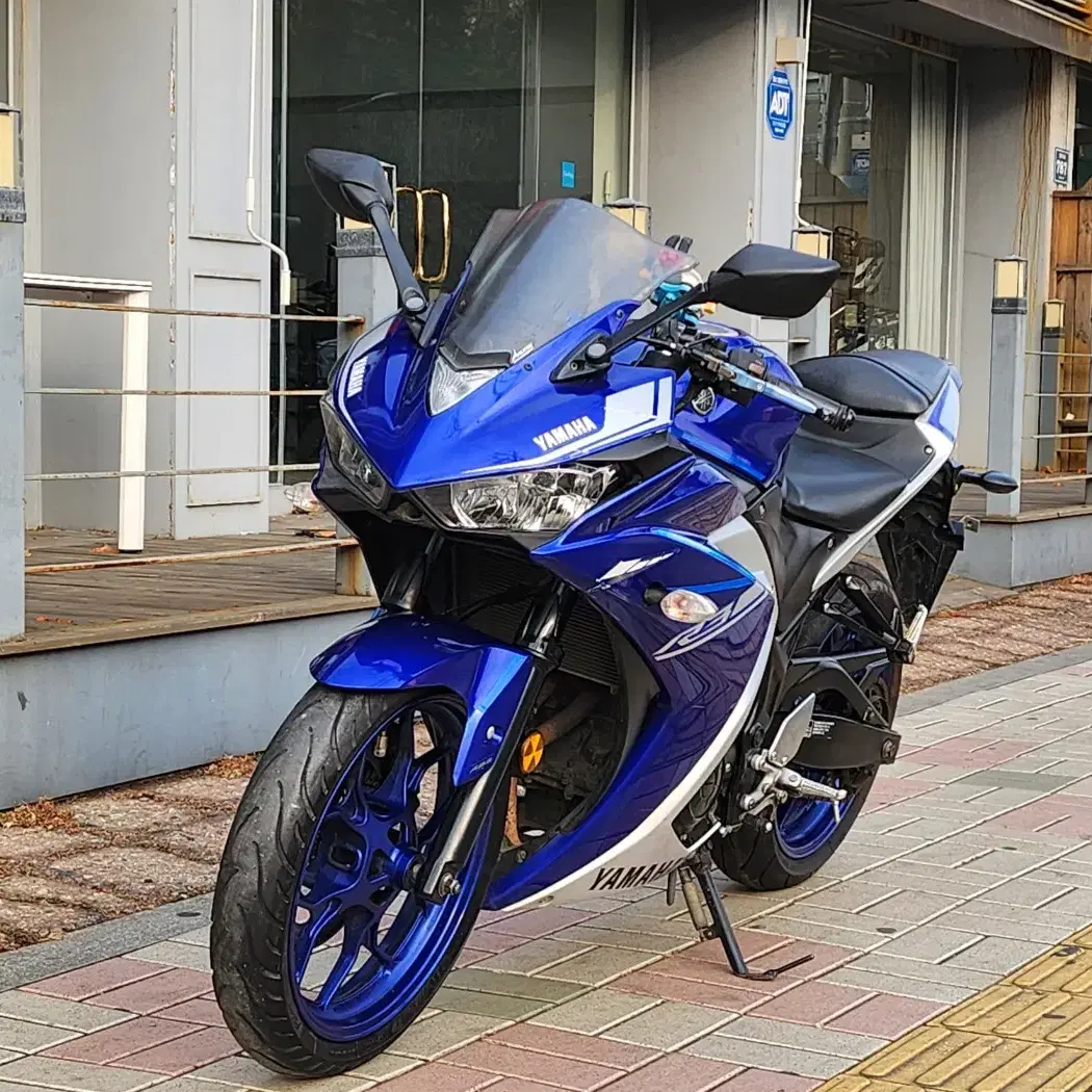 2017년식 야마하 YZF-R3 쿼터급입문용 판매합니다.