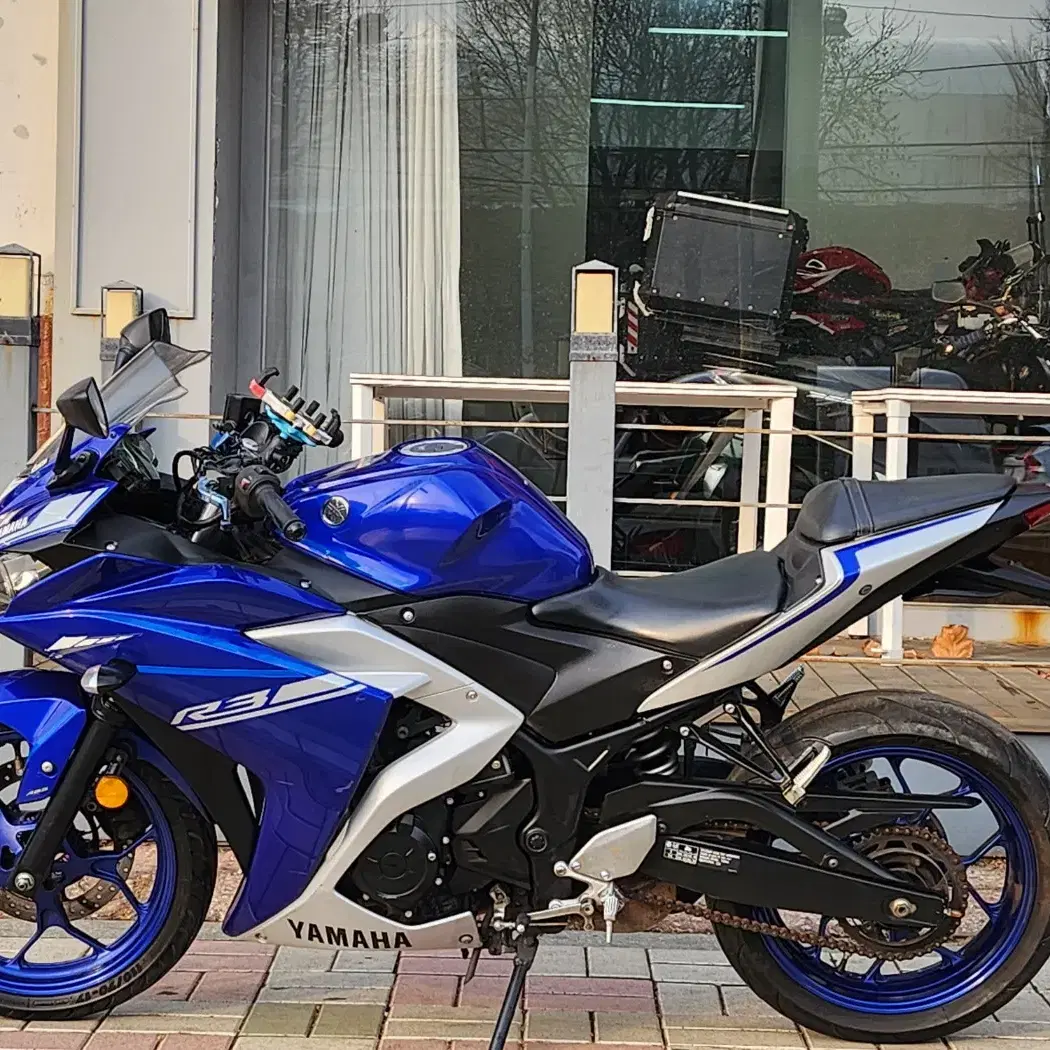 2017년식 야마하 YZF-R3 쿼터급입문용 판매합니다.