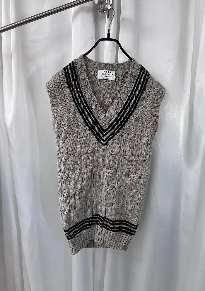 James Charlotte wool vest (U.K.)