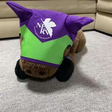 NERV 로고가 새겨진 봉제 인형