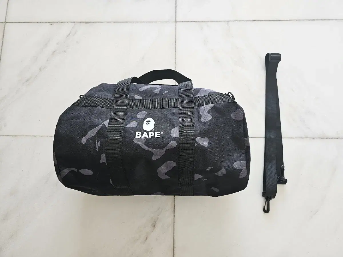 (NEW) Vape Camo Duffel Bag Boston Bag Bag Magazine Magazine New Unused