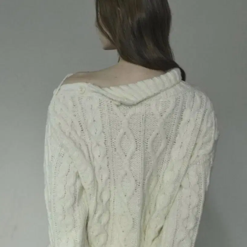 윤슬샵 old grandma sweater (ivory)