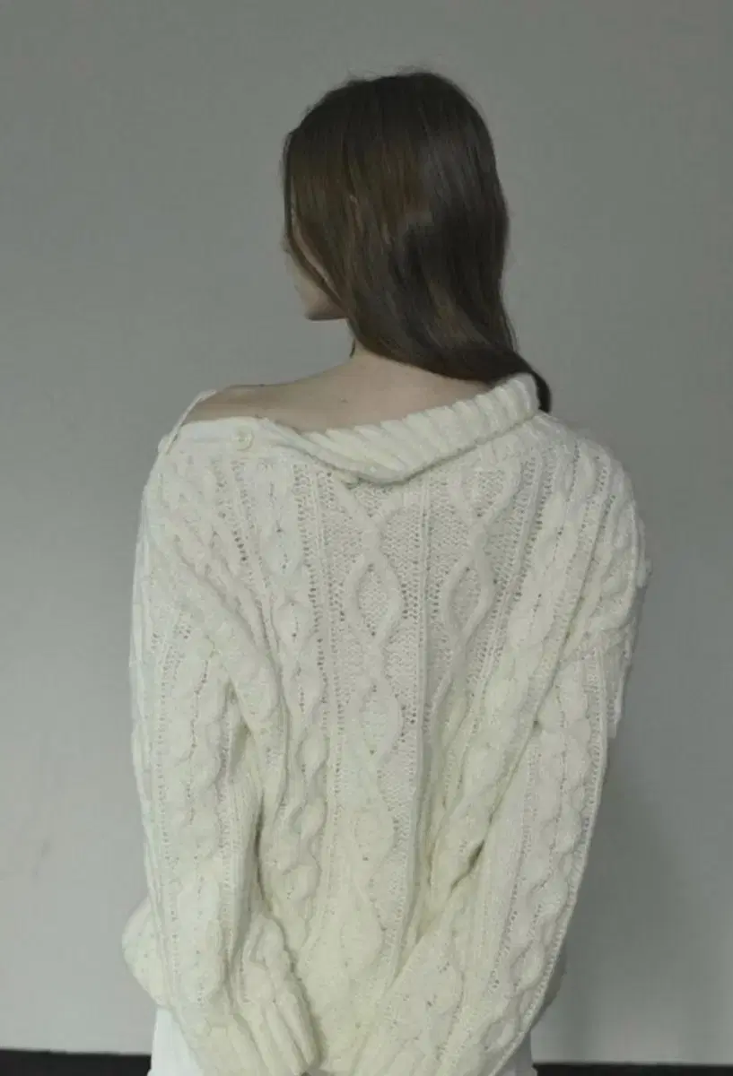 윤슬샵 old grandma sweater (ivory)