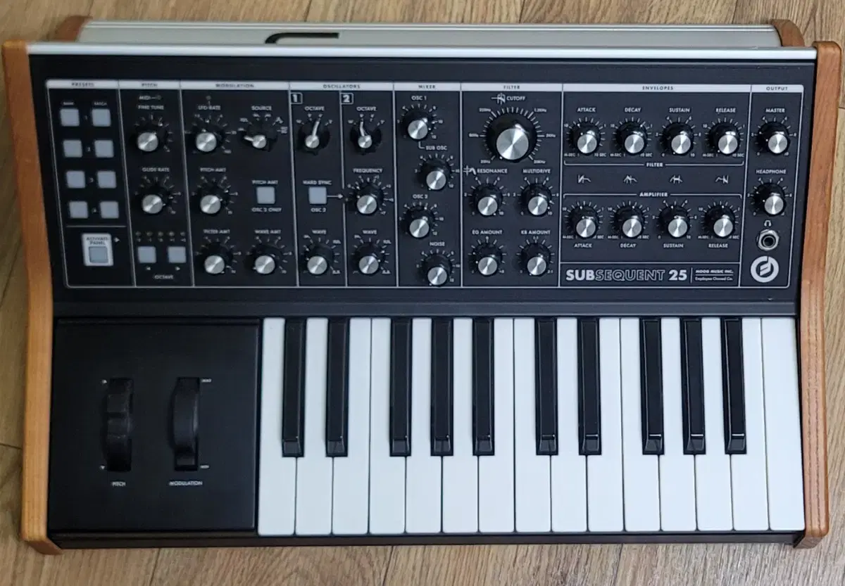 무그 서브시퀸트 moog subsequent 25