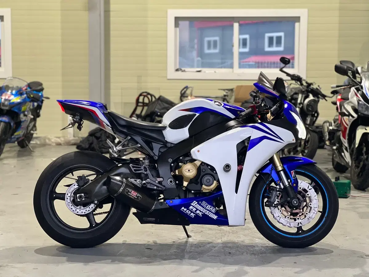 CBR 1000RR 08년식 3세대 요시무라 구변완 상태 좋은차량 판매중