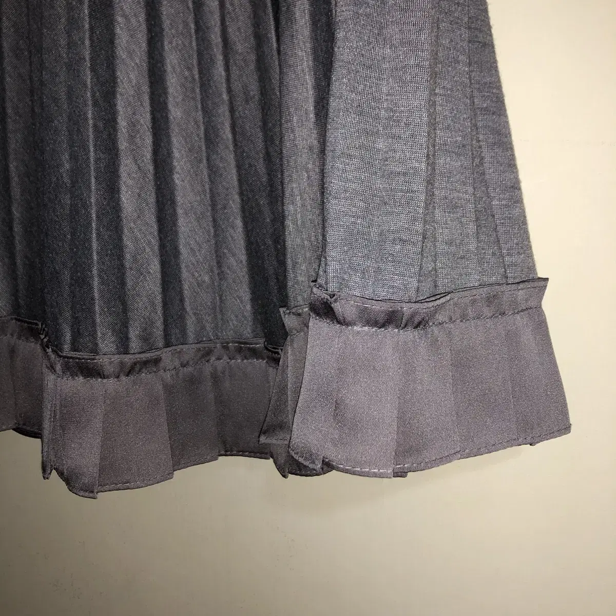 Vintage Roem gray pleats skirt