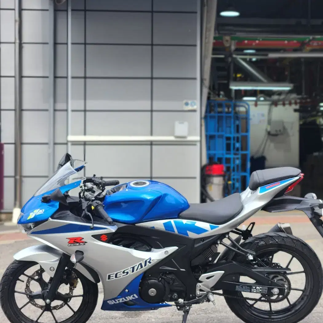 특가)스즈키 gsxr125 21년 1만 스폐셜카울 입문용최저가 판매합니다