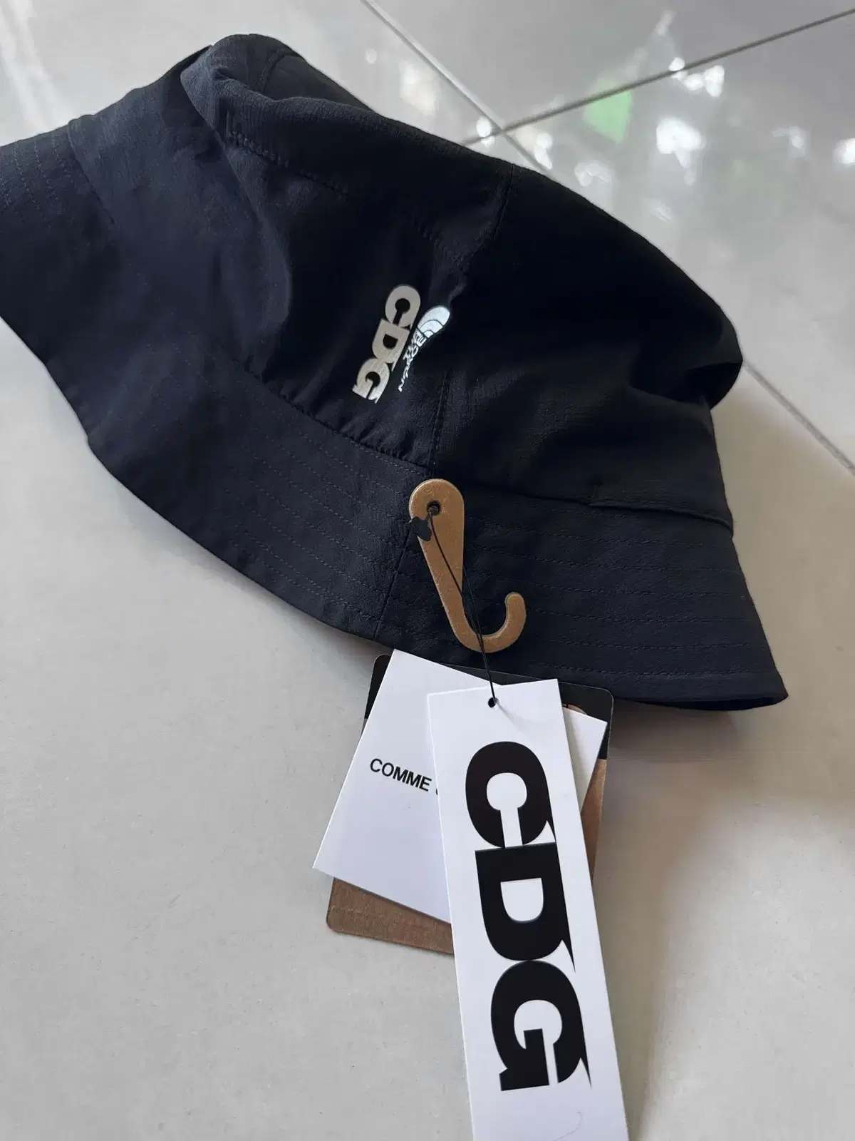 COMME DES GARCONS 꼼데가르송 BUCKET HAT 버킷햇