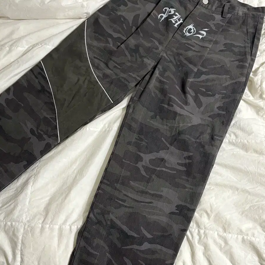 포스333 chillin tucked pants camo