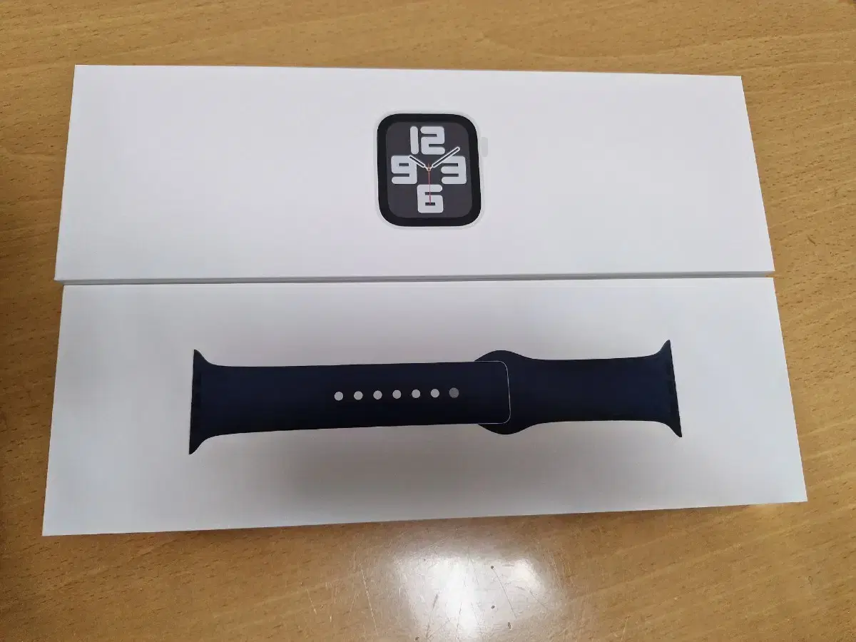 [Unsealed] Apple Watch SE (GEN 2) 40mm Silver GPS Model for Sale