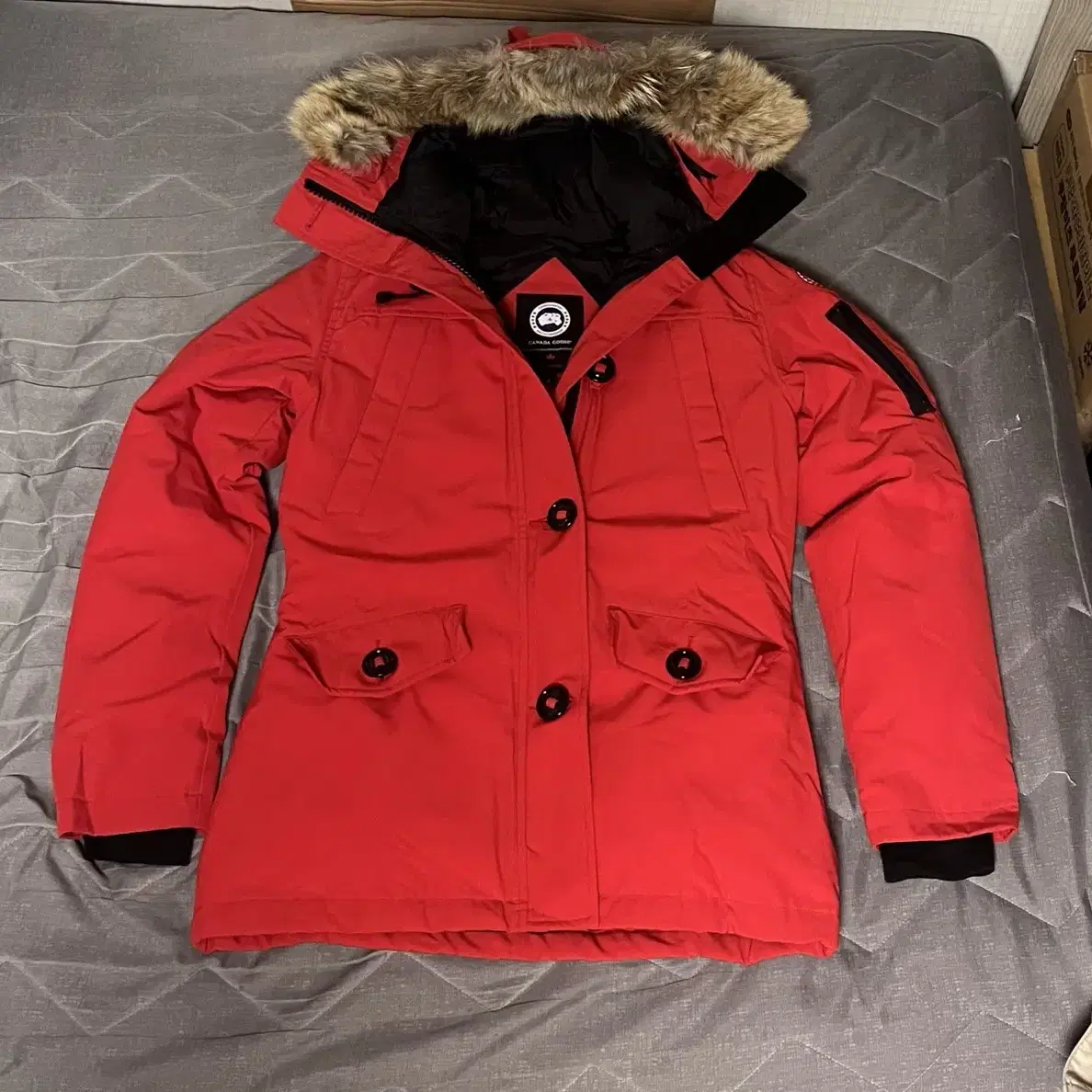 CANADAGOOSE MONTEBELLO 캐나다구스 몬테벨로 레드색상 S