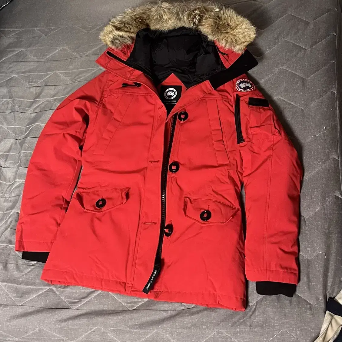 CANADAGOOSE MONTEBELLO 캐나다구스 몬테벨로 레드색상 S