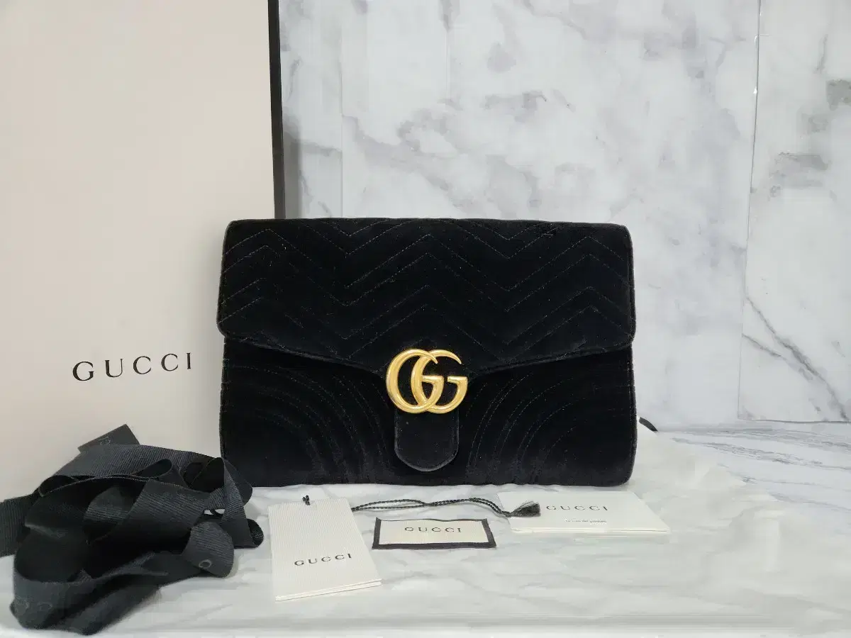 GUCCI GG Marmont Clutch