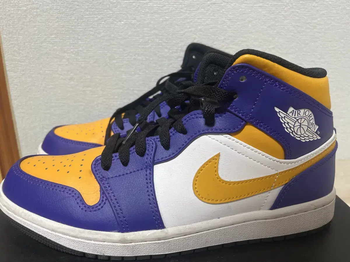 Jordan 1 Mid Dark Concord Taxi