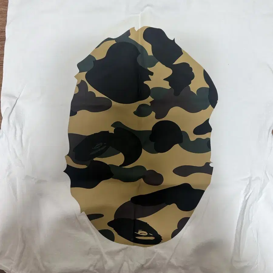 베이프 2023시즌 1ST CAMO BIG APE HEAD 화이트 옐로우