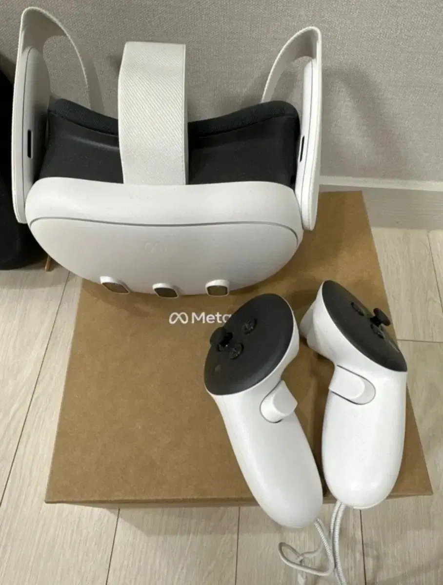 Oculus Quest 3 (Meta Quest 3) 128GB is for sale. Full setting