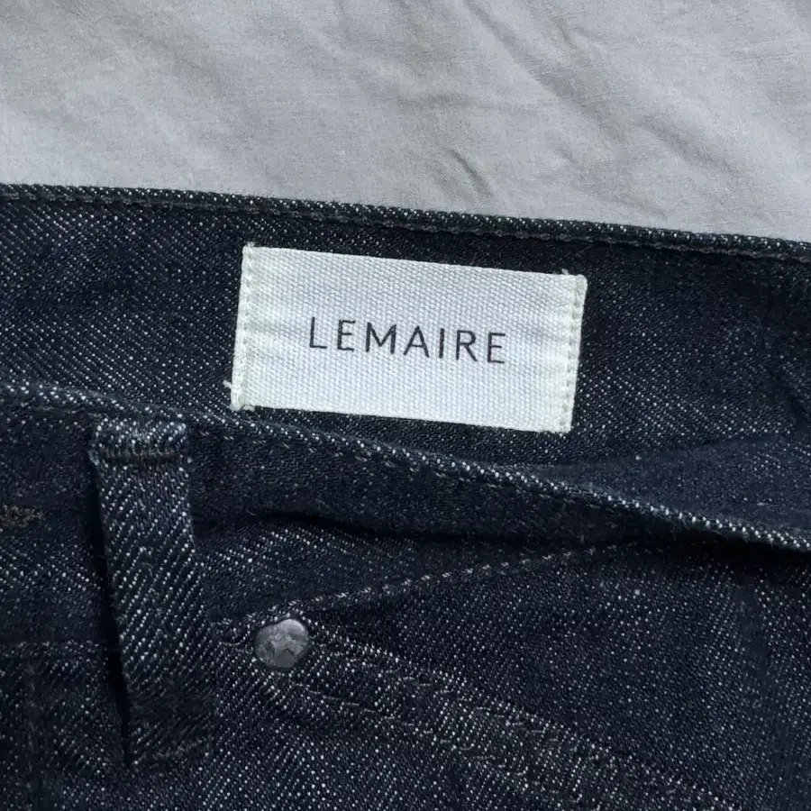 르메르 Lemaire 심리스 데님 레귤러핏 48 size