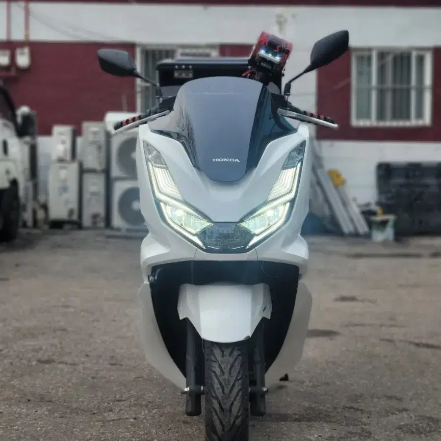 2021년 pcx125 키로수:51@@@ 흰색abs차량 판매합니다