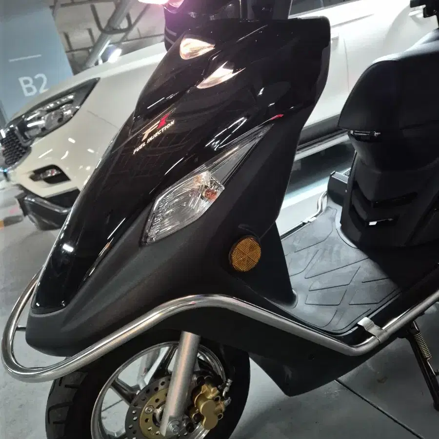 24년 vf100R 300km 신차급판매