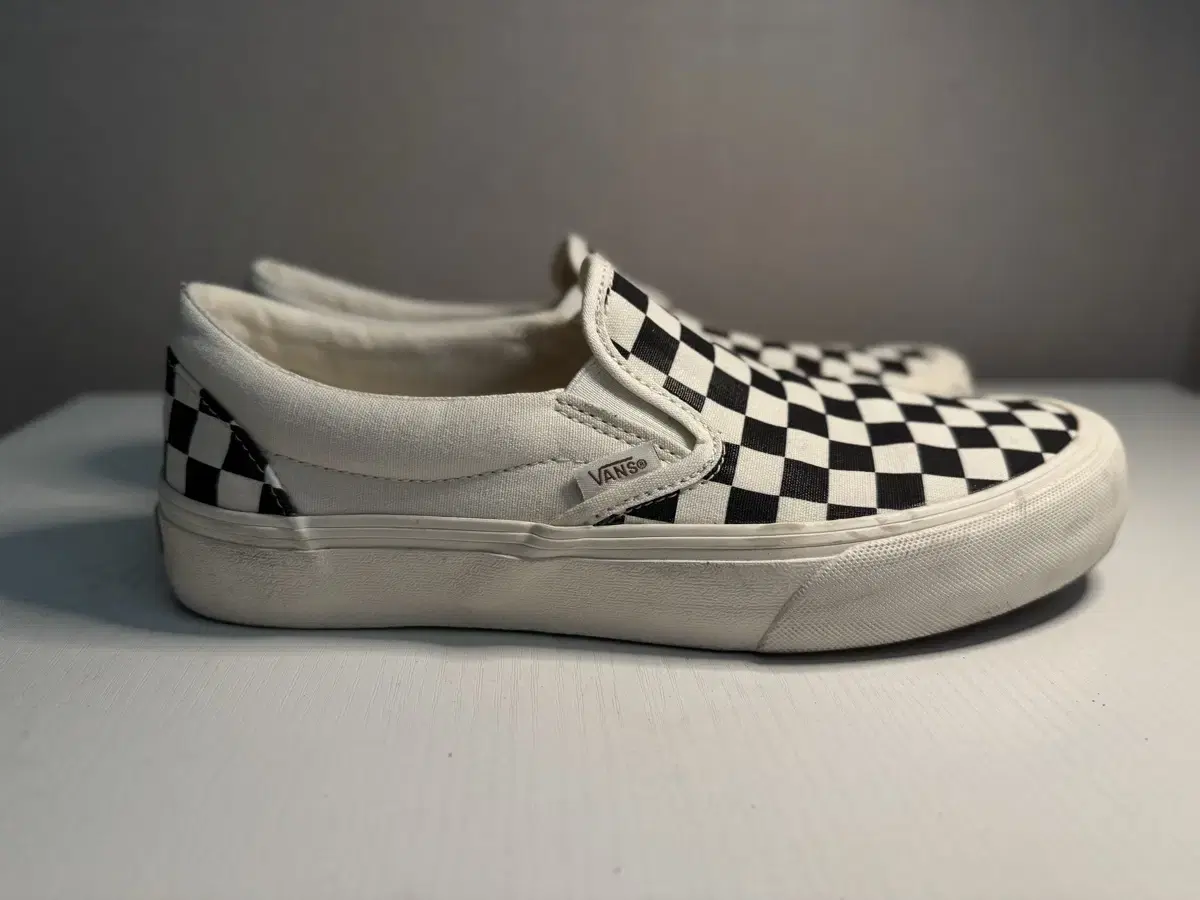 Vahn's VR3 Checkerboard 265