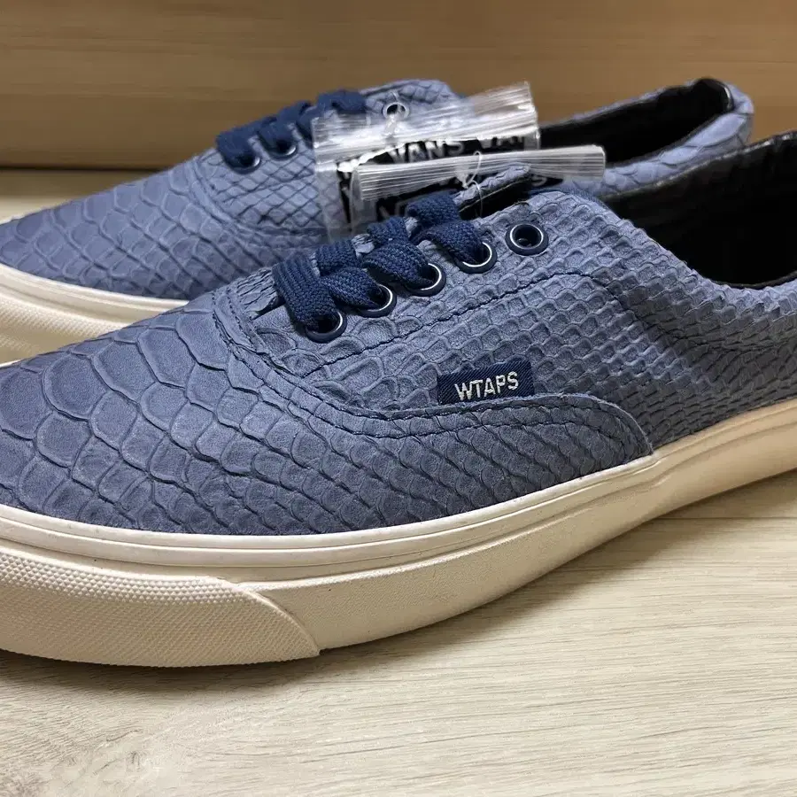 VANSxWTAPS 반스볼트x더블탭스 에라 아나콘다 블루 US9 270