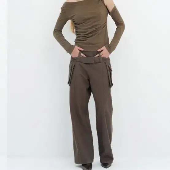 Cerric SHOULDER TWISTED TOP khaki