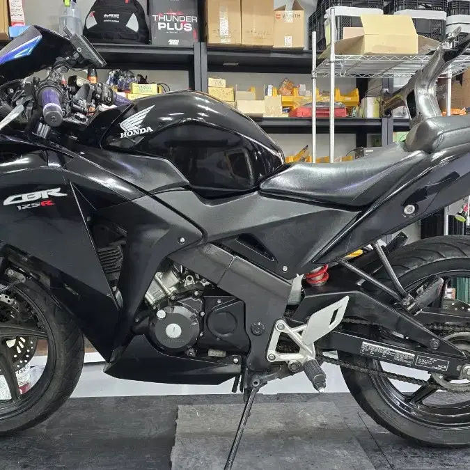 cbr125r 120만 팝니다.