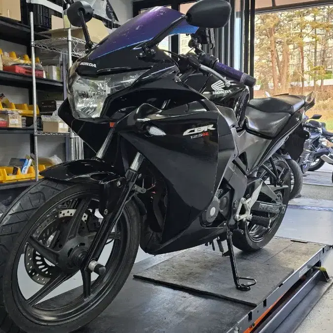 cbr125r 120만 팝니다.