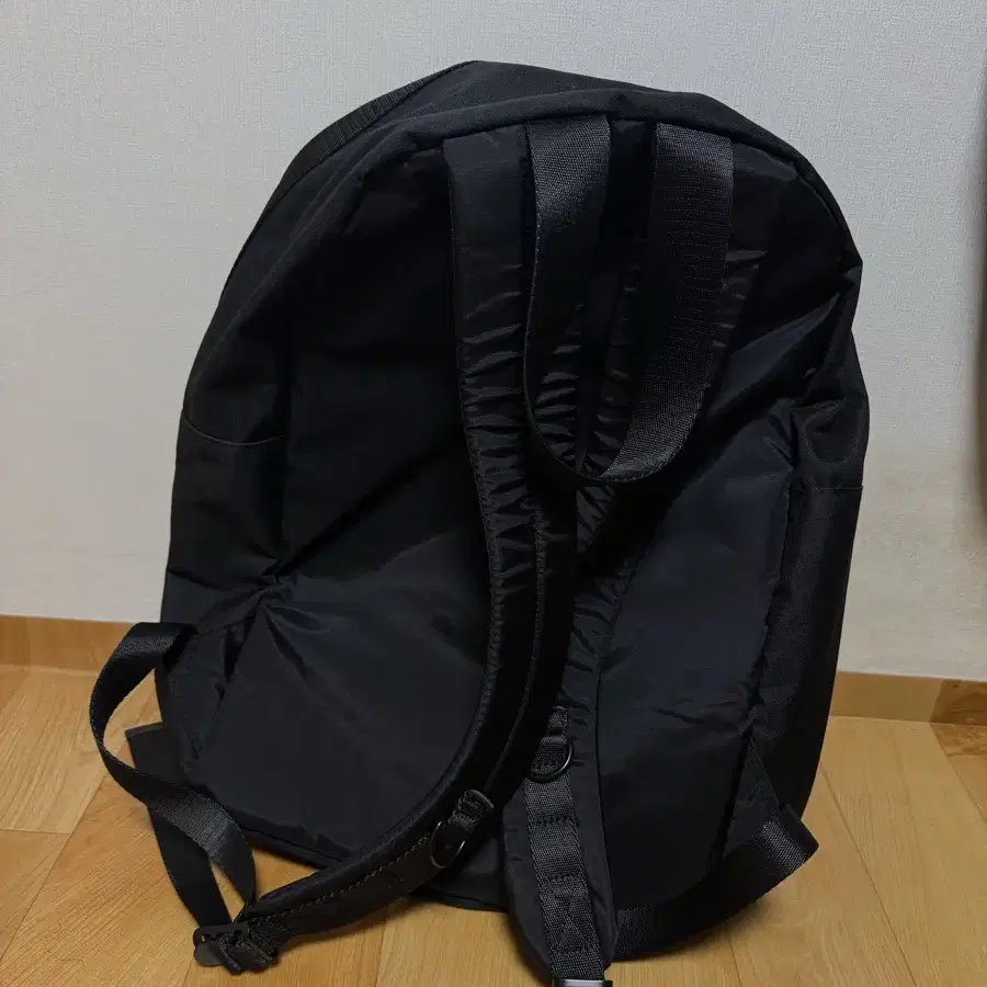 메종미네드 two pocket backpack