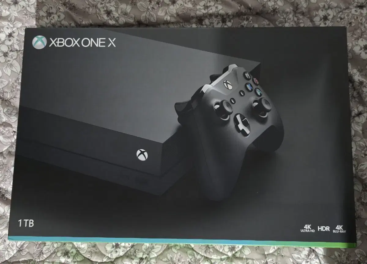 (급전 필요/변색 있음)XBOX ONE X 박스셋 판매합니다!