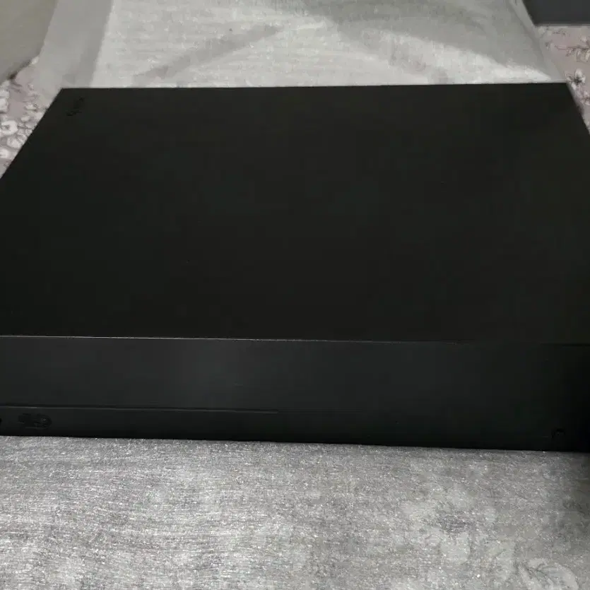 (급전필요/변색있음) XBOX ONE X 1TB A급 박스셋 판매합니다!