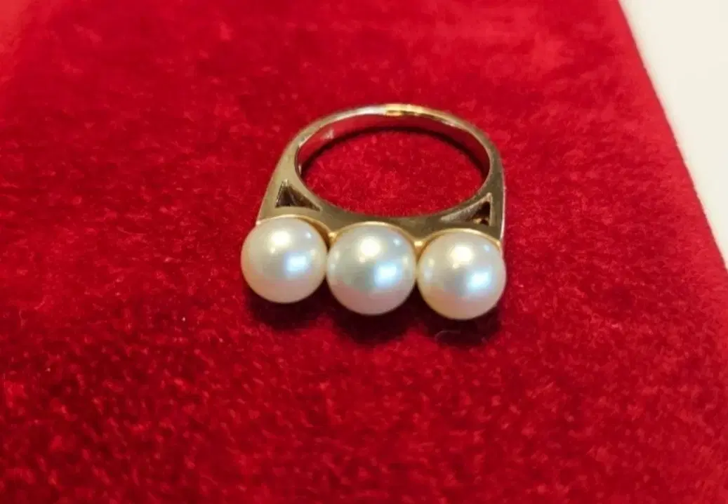 Tasaki ring pearls