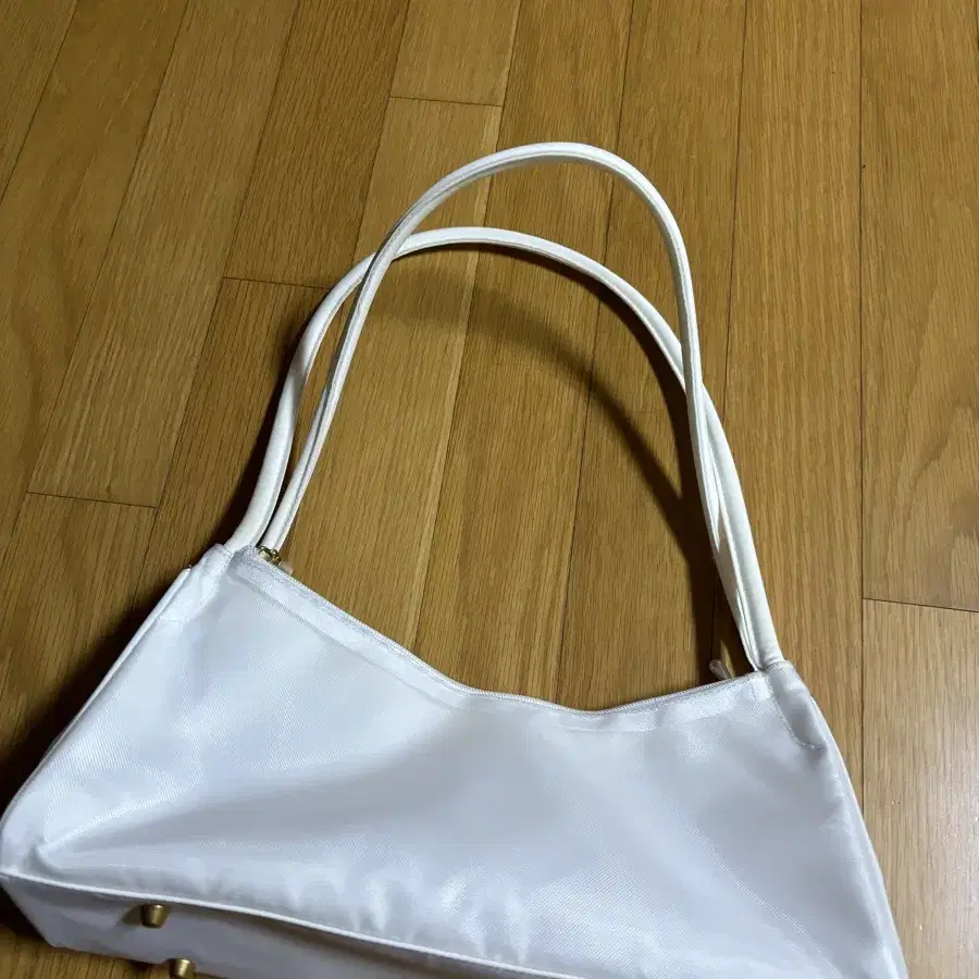 스컬프터 매쉬 숄더백 화이트 Mesh Keepsa ke Bag White