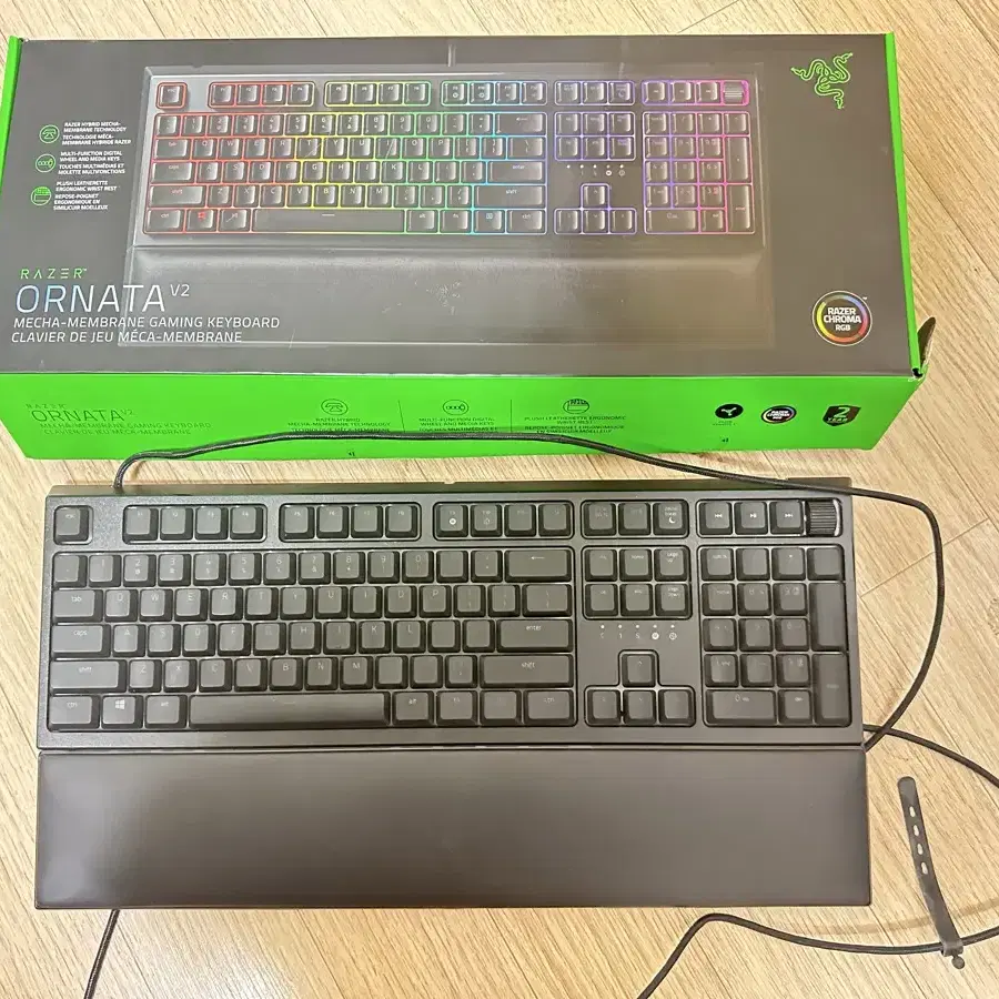 razer 오나타 v2 키보드 팝니다.