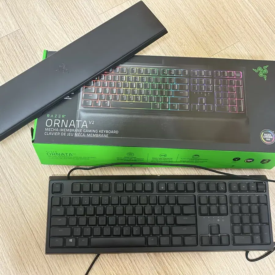 razer 오나타 v2 키보드 팝니다.