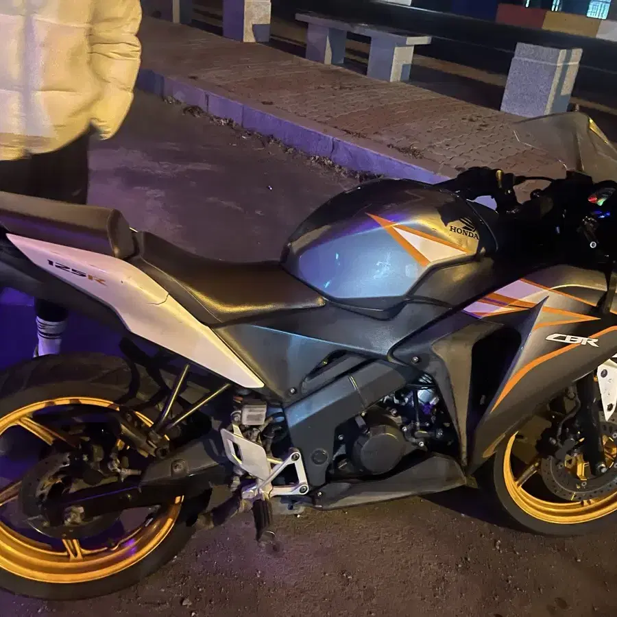 Cbr125은주