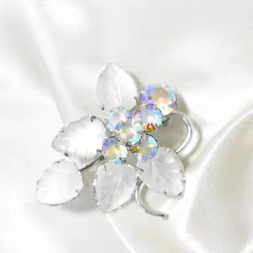 빈티지 클리어 프로스트 글래스 x 오로라 큐빅 리프 브로치