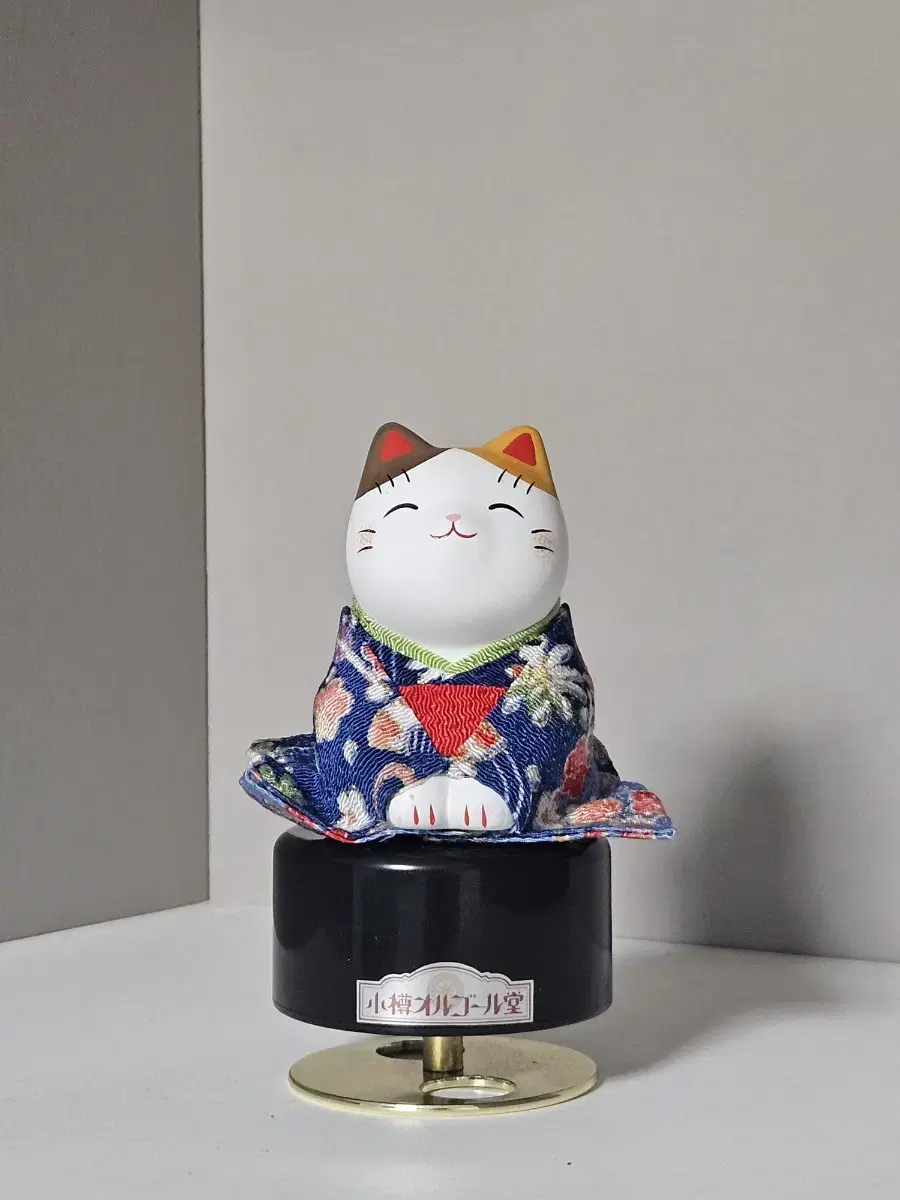 Video available) WTS Japanese cat music box