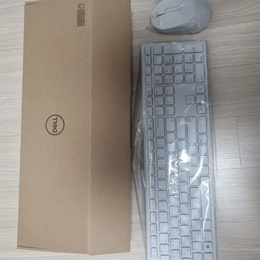 Dell Pro 무선 키보드 및 마우스(한국어) KM5221W