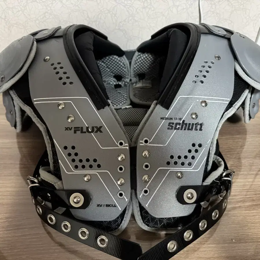 Schutt XV Flux Skill 미식축구 숄더 M사이즈