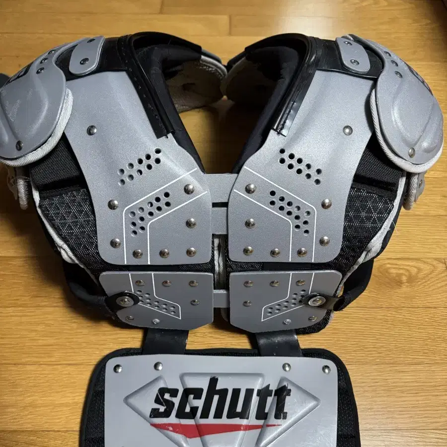 Schutt XV Flux Skill 미식축구 숄더 M사이즈