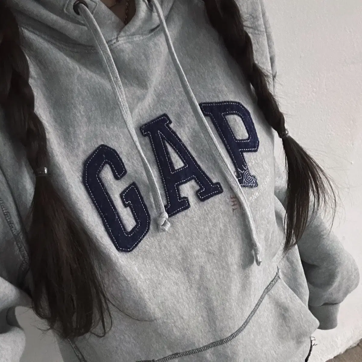 (L) GAP 갭 그레이 스티치 후드티