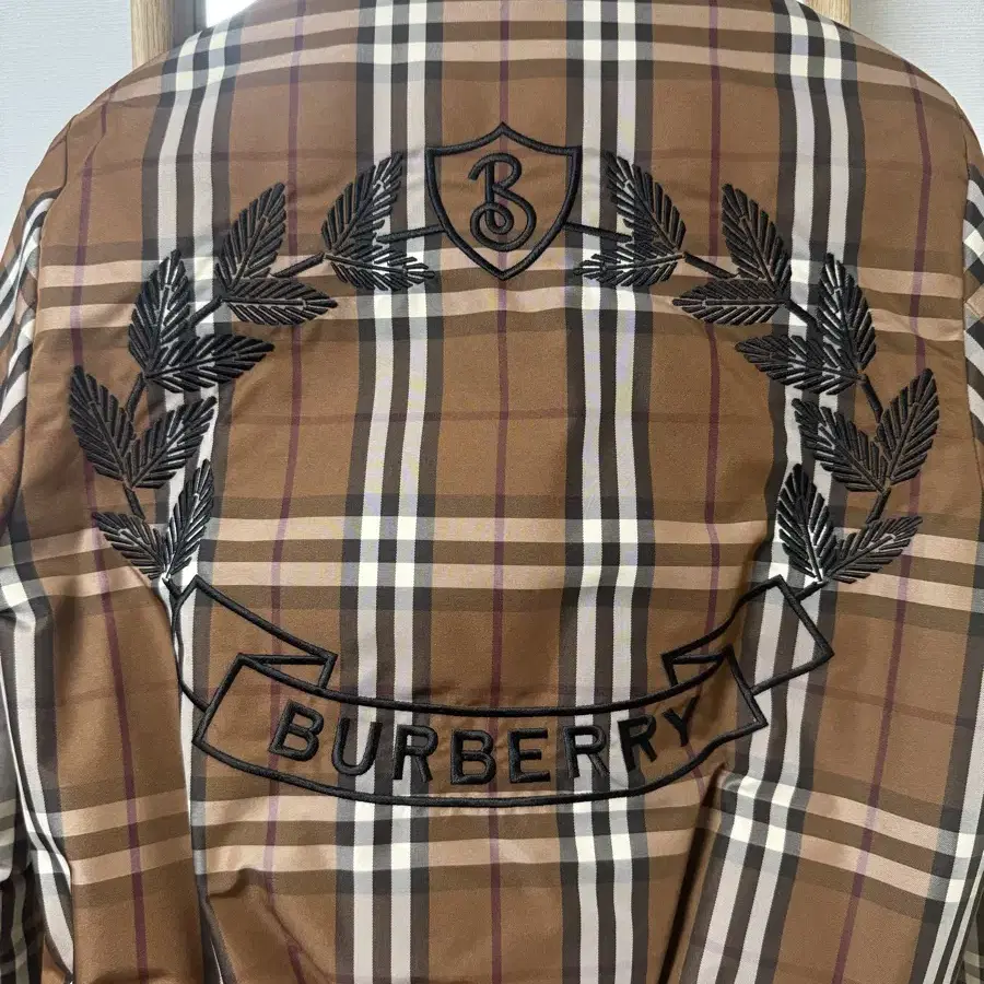 (W) Burberry Check Nylon Puffer Jacket D