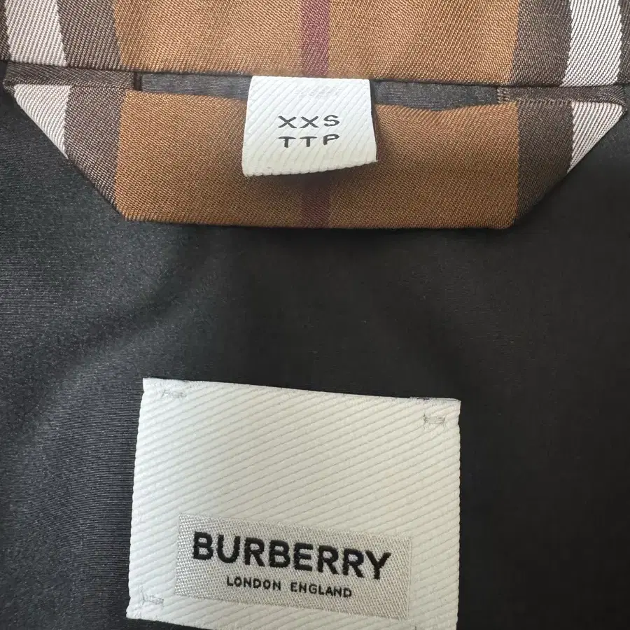 (W) Burberry Check Nylon Puffer Jacket D