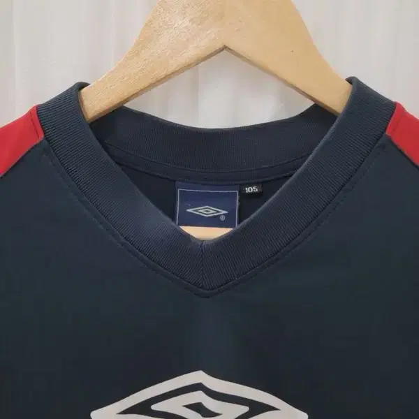 UMBRO 엄브로 블랙 맨투맨 공용 L A190